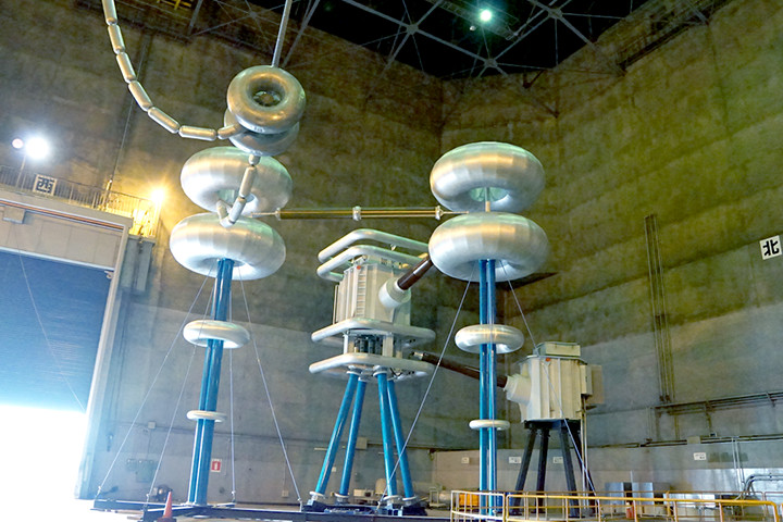 復(fù)合絕緣子污穢閃絡(luò)試驗(yàn)室主要系統(tǒng)組成(圖3) 復(fù)合絕緣子污穢閃絡(luò)試驗(yàn)室主要系統(tǒng)組成(圖3)